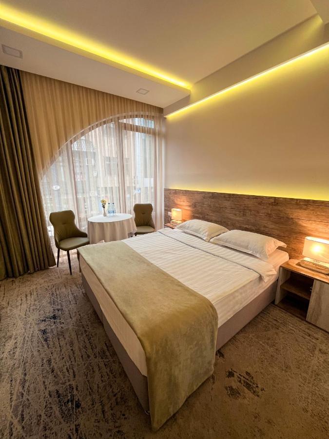Regard Hotel 耶烈万 外观 照片