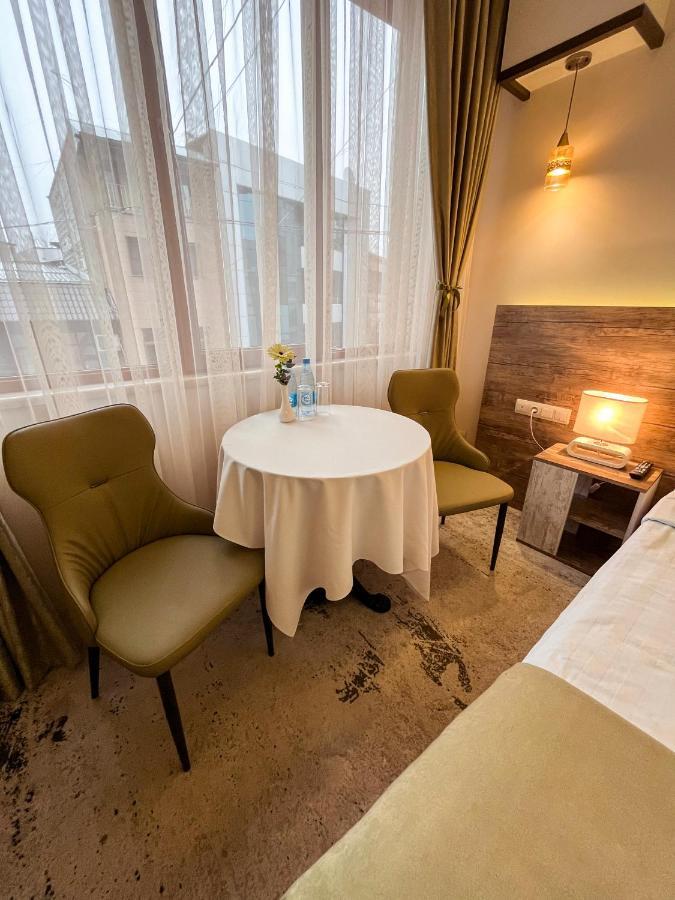 Regard Hotel 耶烈万 外观 照片