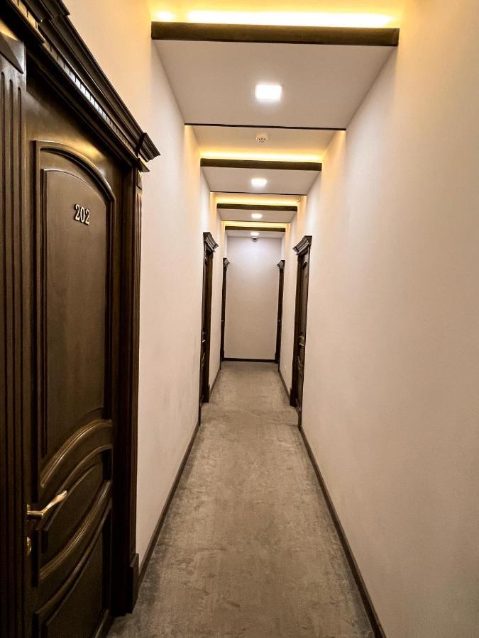 Regard Hotel 耶烈万 外观 照片