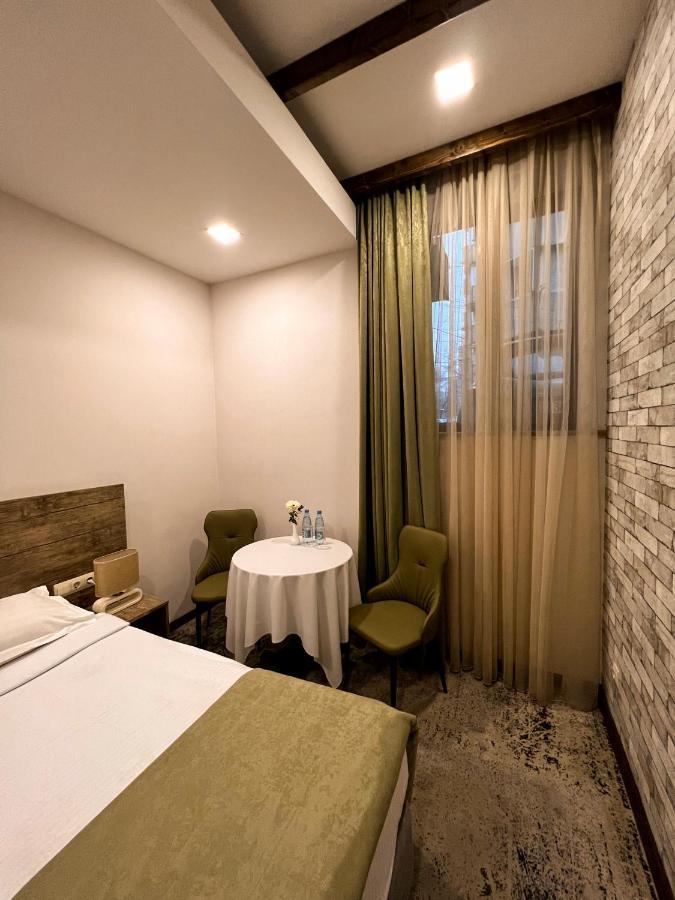 Regard Hotel 耶烈万 外观 照片
