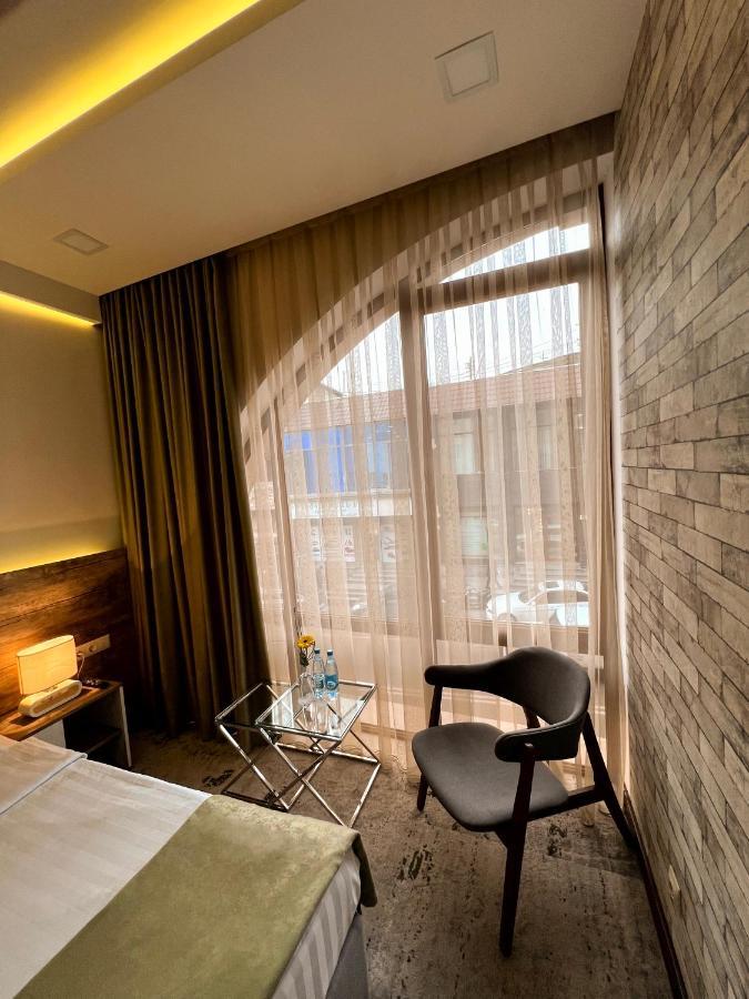 Regard Hotel 耶烈万 外观 照片