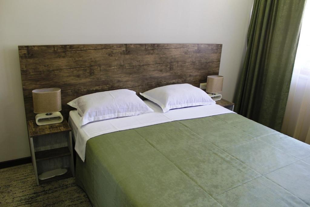 Regard Hotel 耶烈万 外观 照片