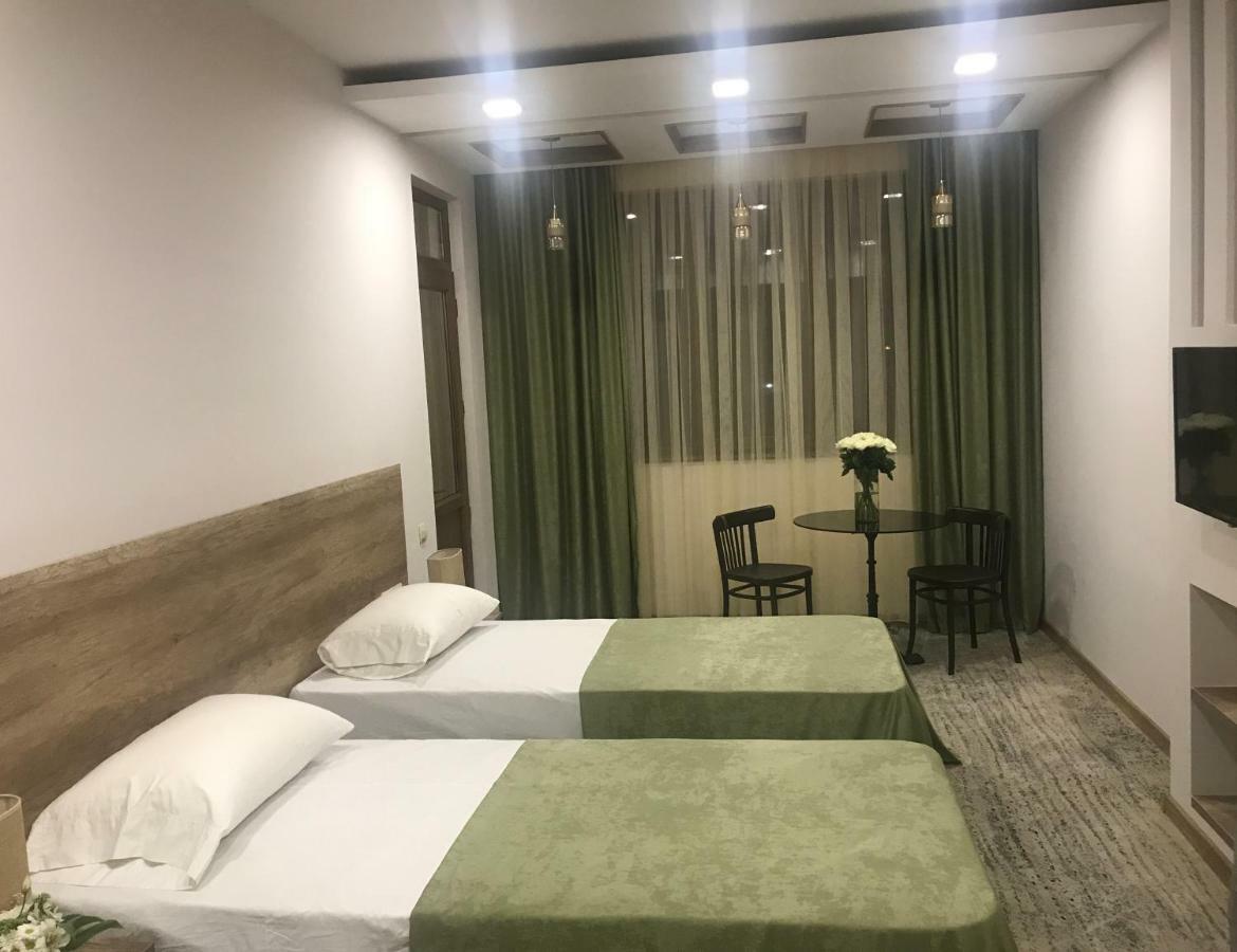 Regard Hotel 耶烈万 外观 照片